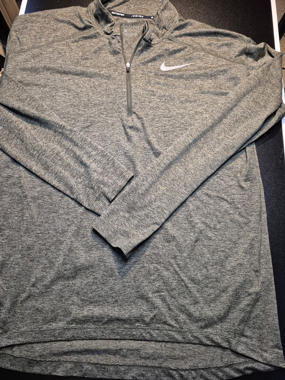 Nike Men’s Dri-FIT Heathered Gray Quarter-Zip Pullover